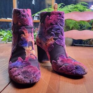 Stuart Weitzman Floral Velvet Ankle Boots Flocked Bootie 6.5